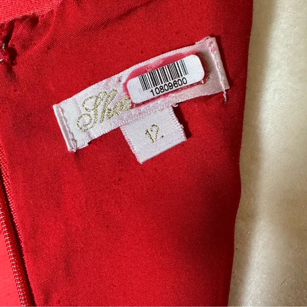 Shoshanna Very Flattering Red Sheath Dress with Seam Details - Size 12 - Picture 9 of 11